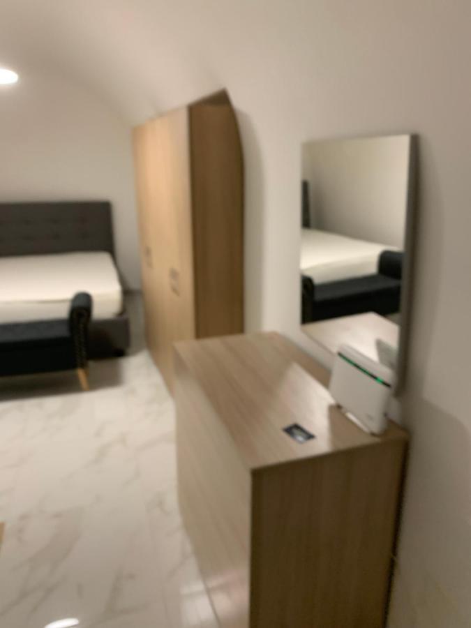 شقة Viky House Chiaja 1 نابولي المظهر الخارجي الصورة