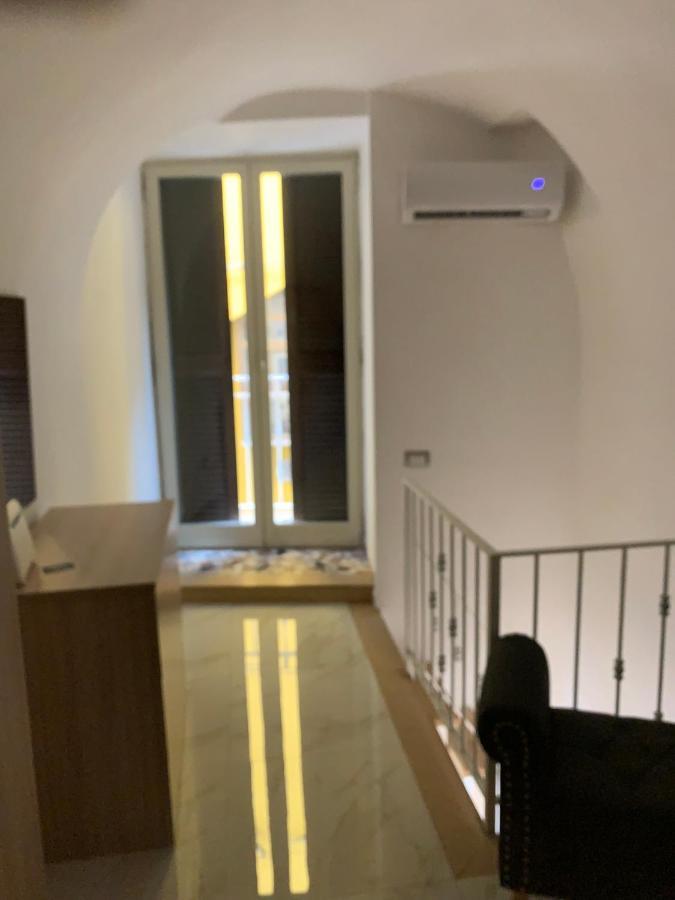 شقة Viky House Chiaja 1 نابولي المظهر الخارجي الصورة