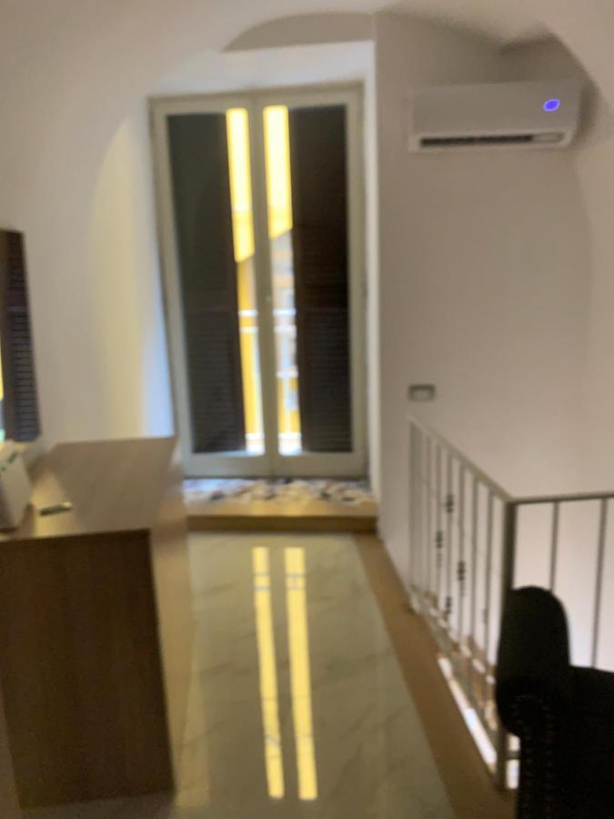 شقة Viky House Chiaja 1 نابولي المظهر الخارجي الصورة