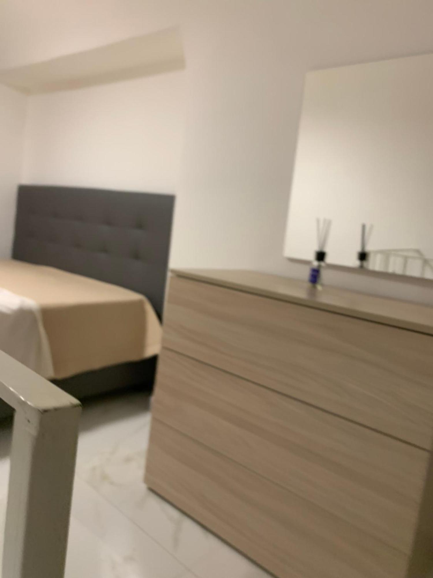 شقة Viky House Chiaja 1 نابولي المظهر الخارجي الصورة