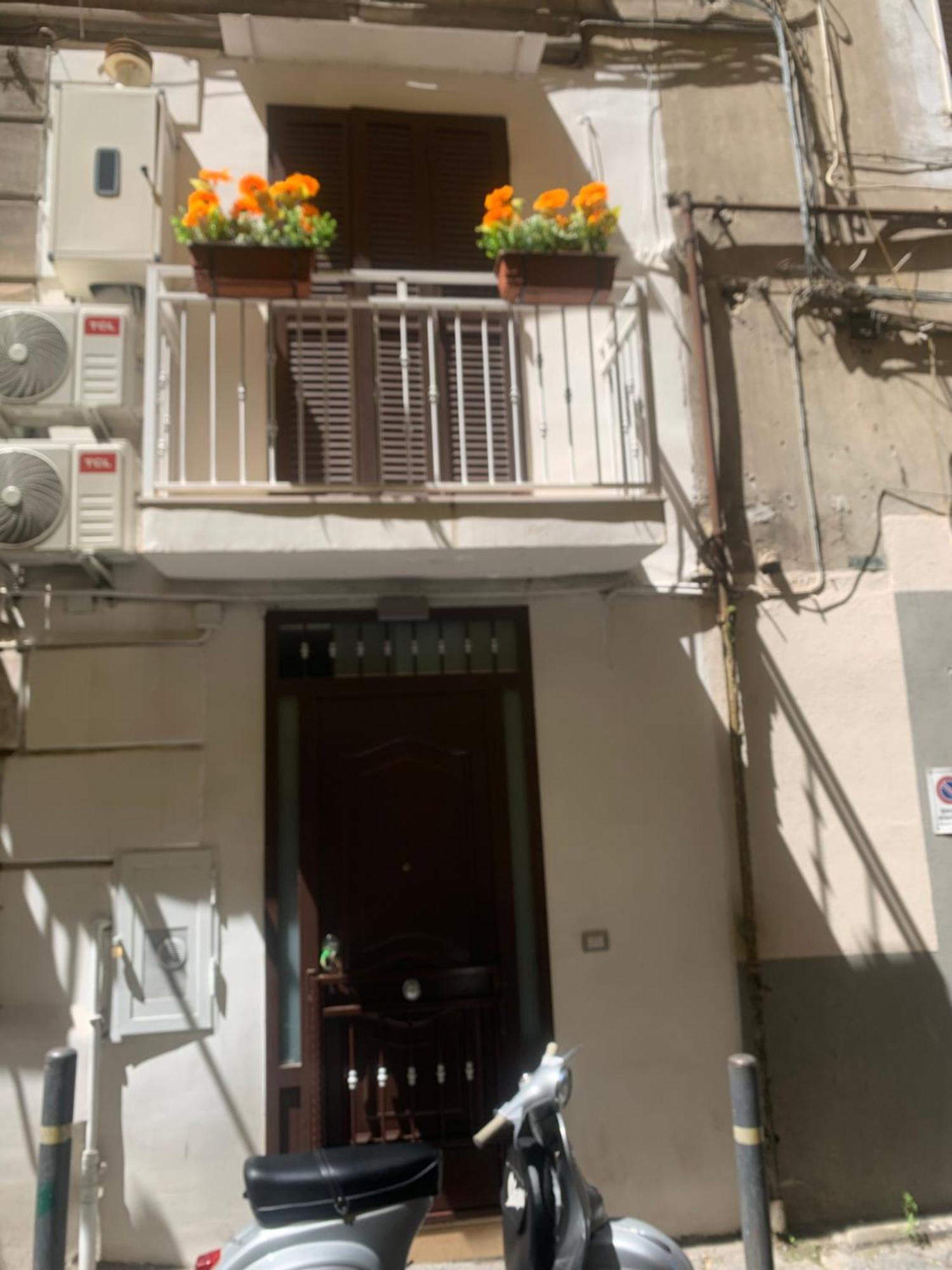 شقة Viky House Chiaja 1 نابولي المظهر الخارجي الصورة