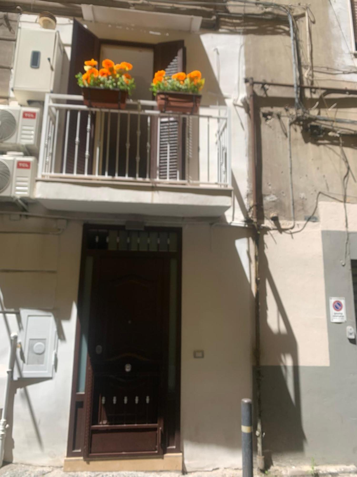 شقة Viky House Chiaja 1 نابولي المظهر الخارجي الصورة