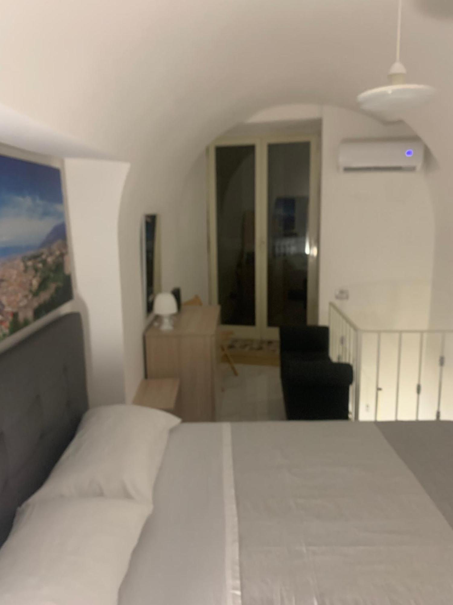 شقة Viky House Chiaja 1 نابولي المظهر الخارجي الصورة