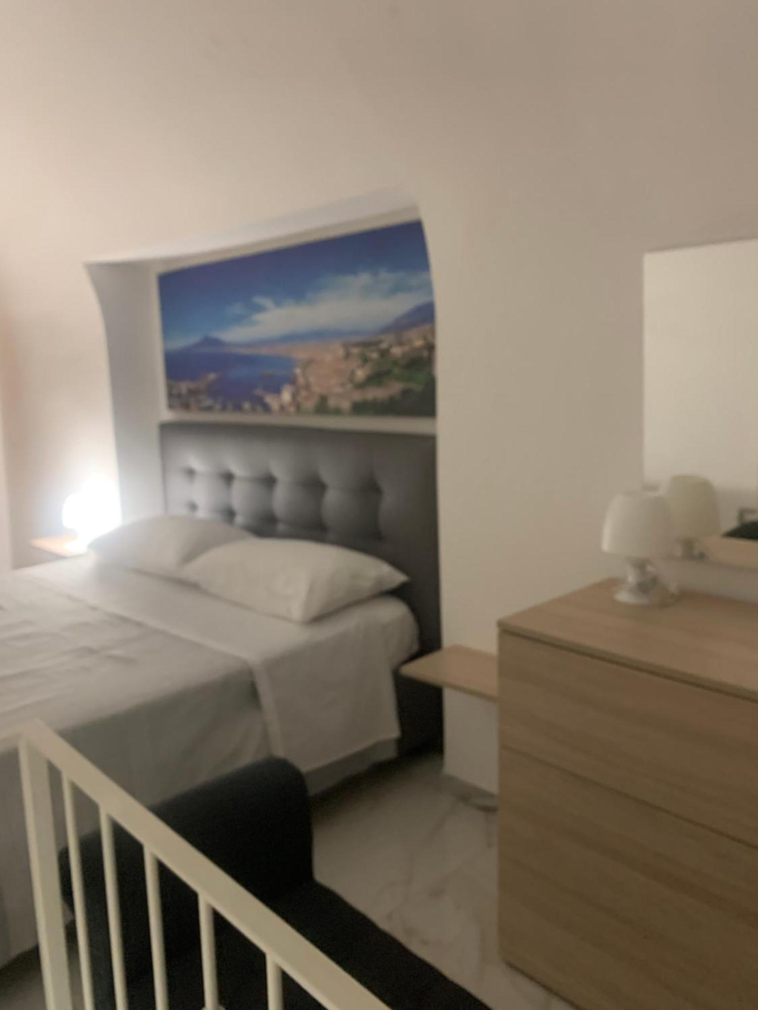 شقة Viky House Chiaja 1 نابولي المظهر الخارجي الصورة